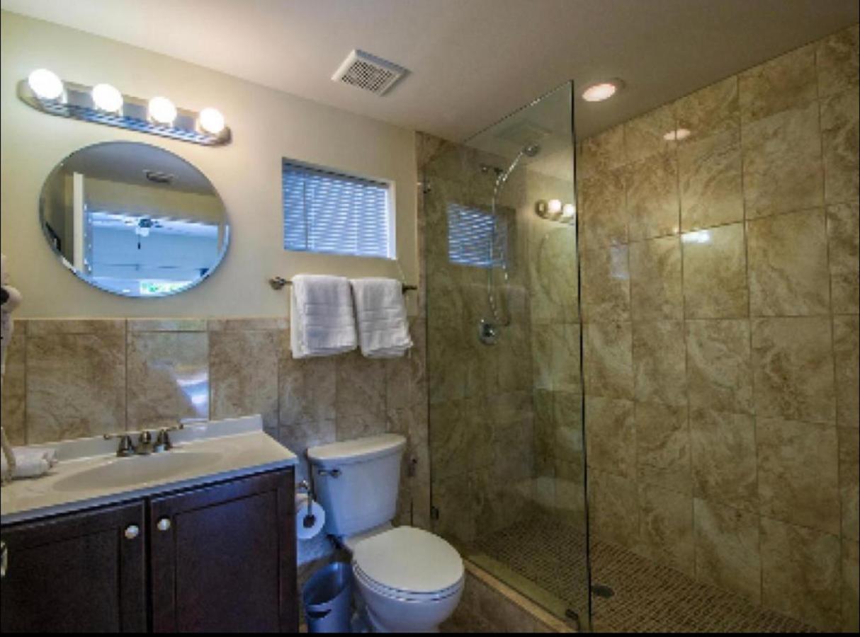 Inn On The Drive Wilton Manors Экстерьер фото
